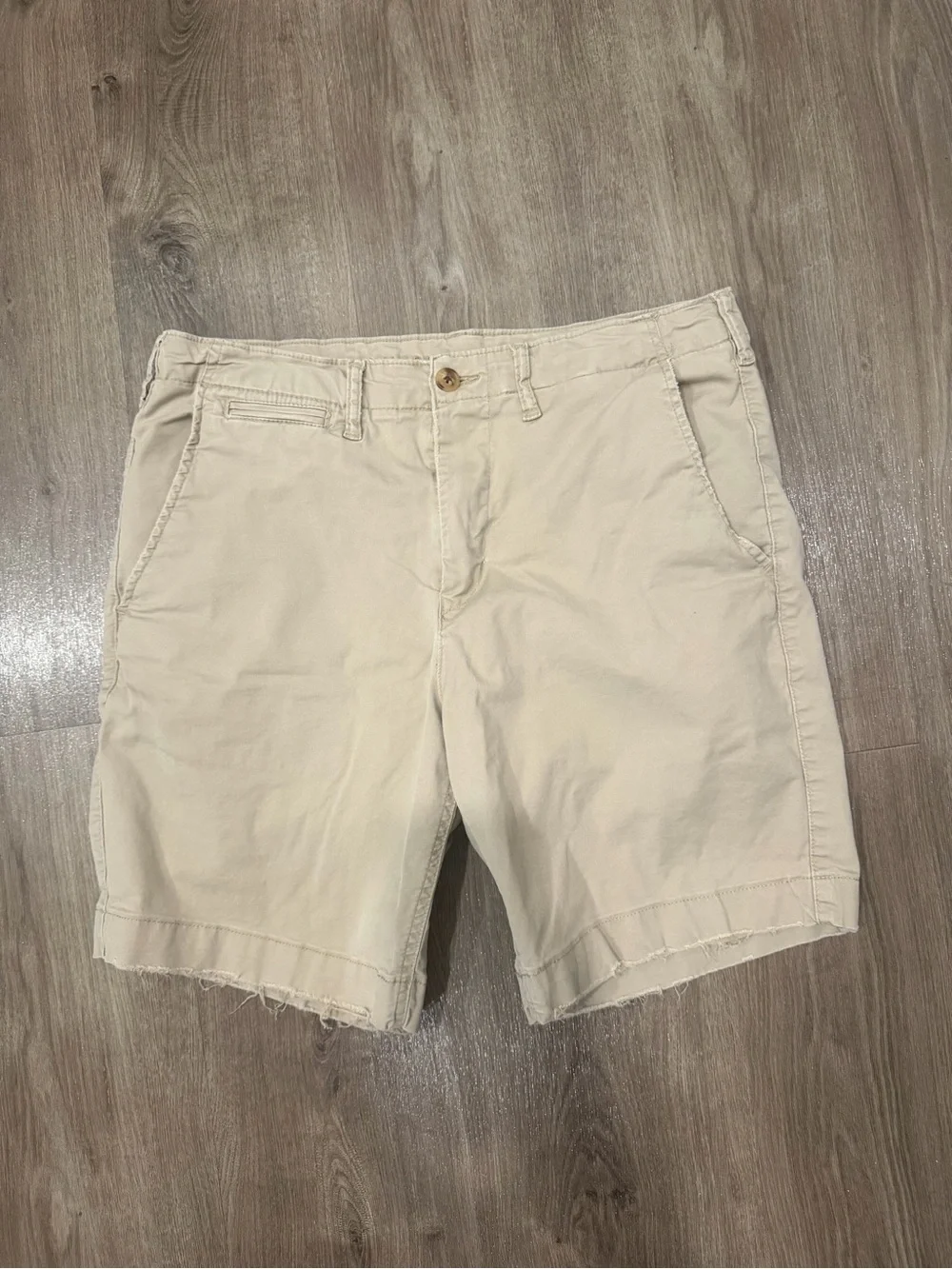 American Eagle Outfitters Men's Beige Flat-Front Shorts